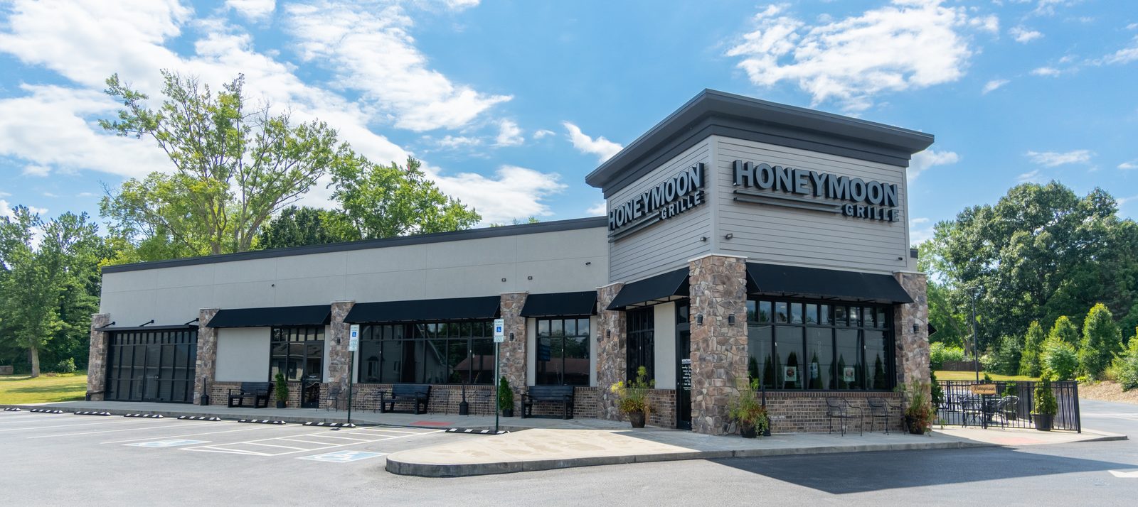 Honeymoon Grille restaurant exterior storefront