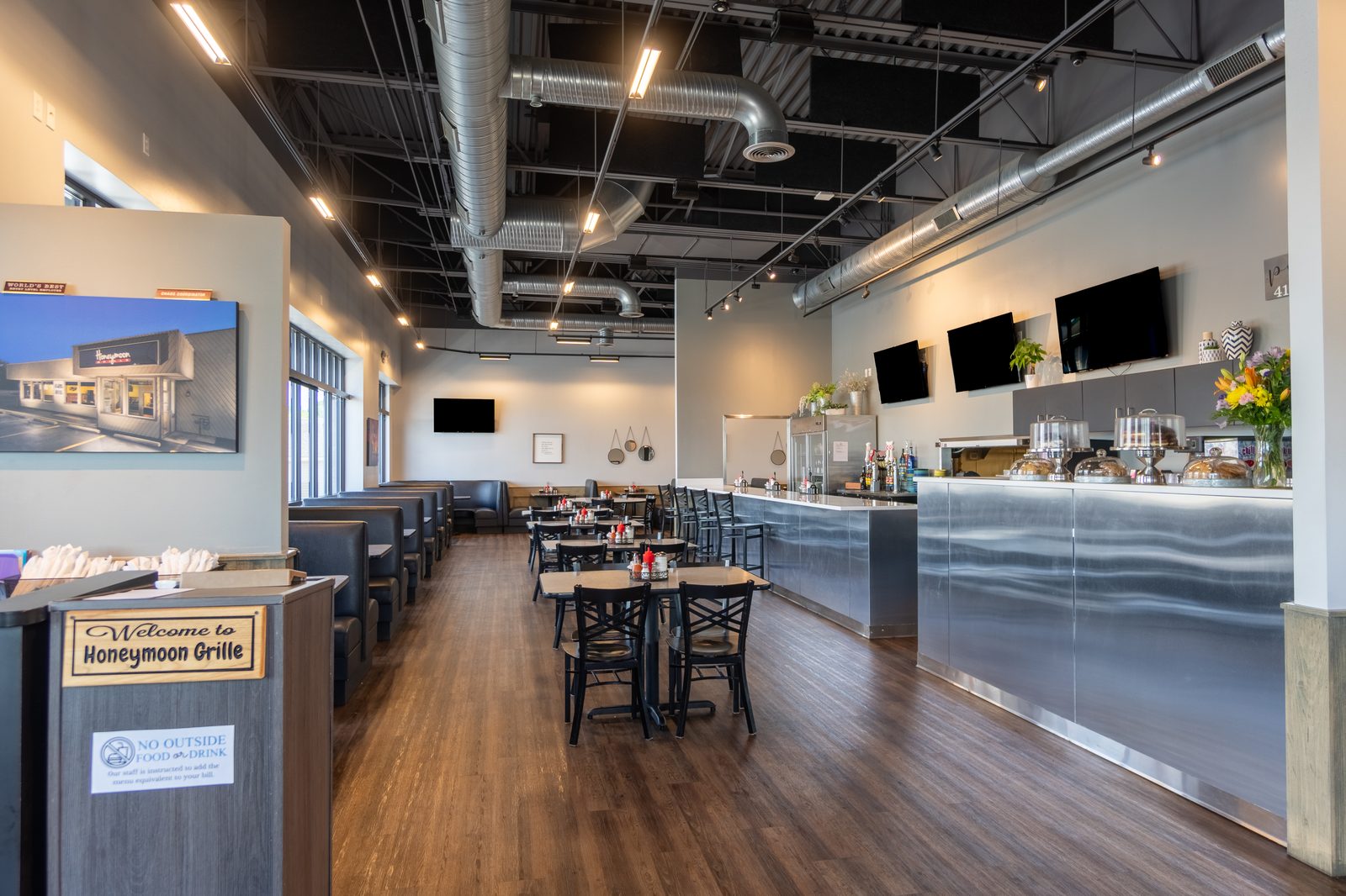 Honeymoon Grille dining room with booths and counter seating